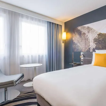 Novotel Centre Halles 4*