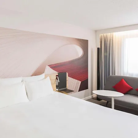 Hotell Novotel Centre Halles 4*