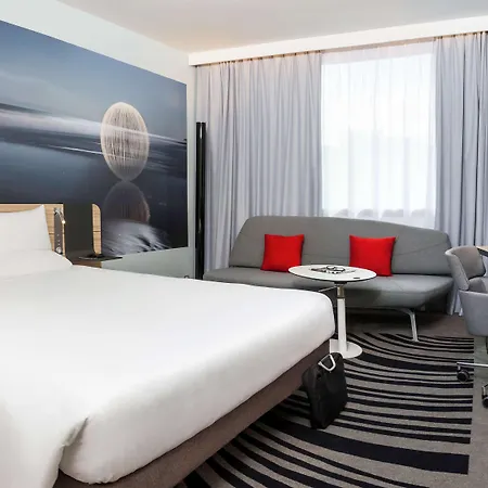 Hotell Novotel Centre Halles 4*