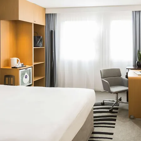 Novotel Centre Halles 4*