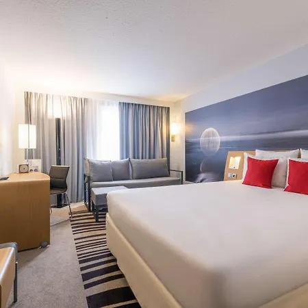 Hotell Novotel Centre Halles 4*