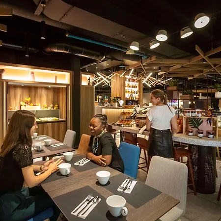 Novotel Centre Halles Hotel 4*