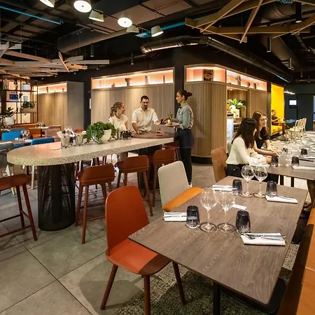 Novotel Centre Halles 4*