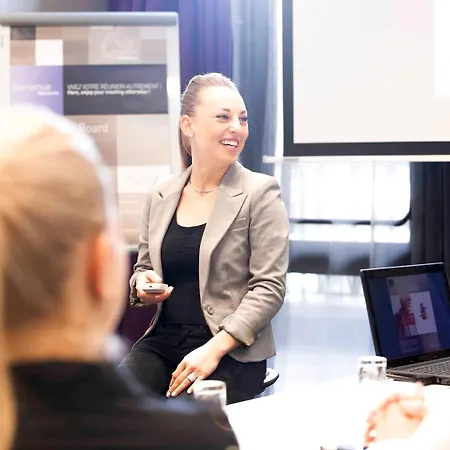 Novotel Centre Halles 4*