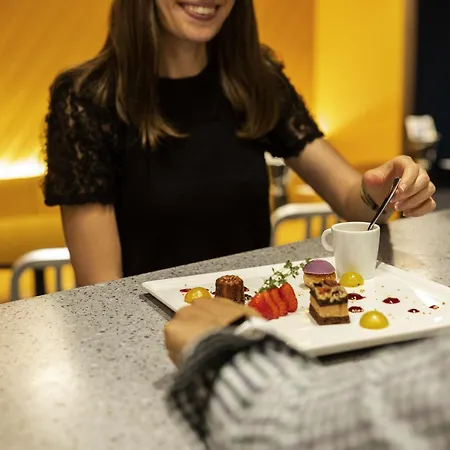 Novotel Centre Halles Hotel 4*