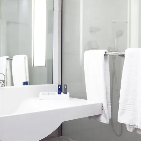 Novotel Centre Halles 4*
