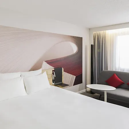Novotel Centre Halles Hotel 4*