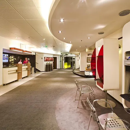 Novotel Centre Halles 4*