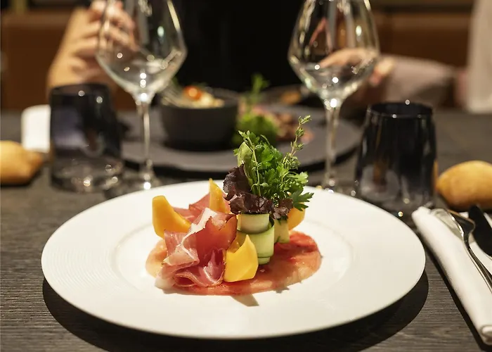 Novotel Centre Halles 4*