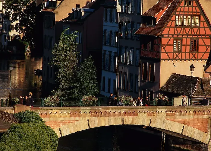 Novotel Centre Halles 4*