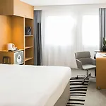 Novotel Centre Halles 4*