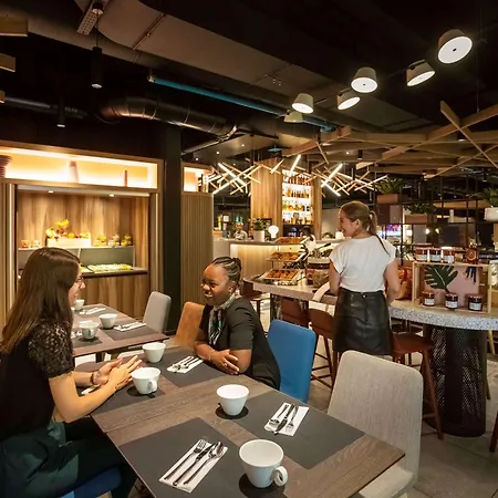 Novotel Centre Halles Otel 4*