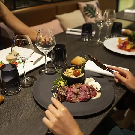 Novotel Centre Halles 4*